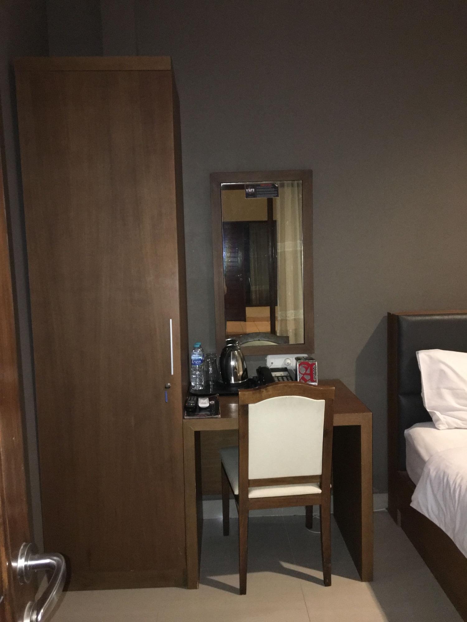 Votel Viure Wisma tamu 3*