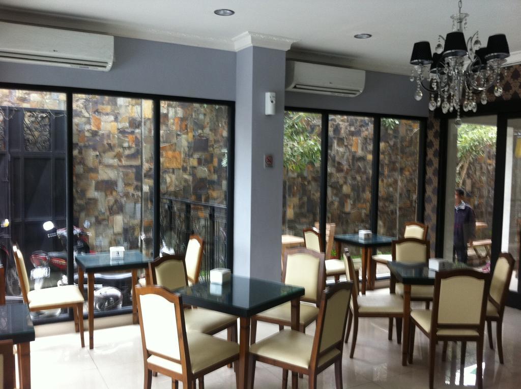 Wisma tamu Votel Viure 3*